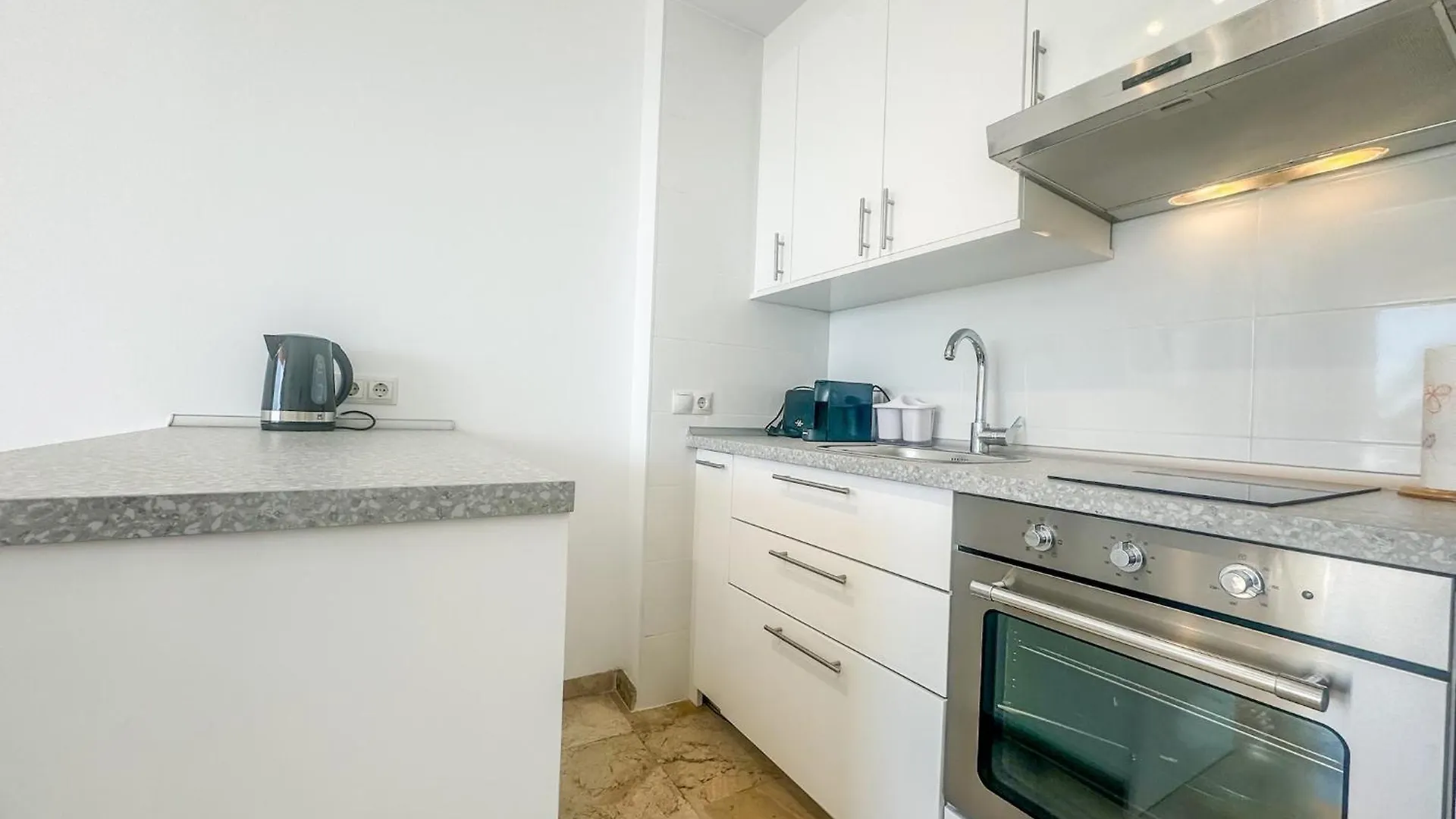 Stylish Apartment By The Sea In Costa Del Sol Torremolinos Spanien