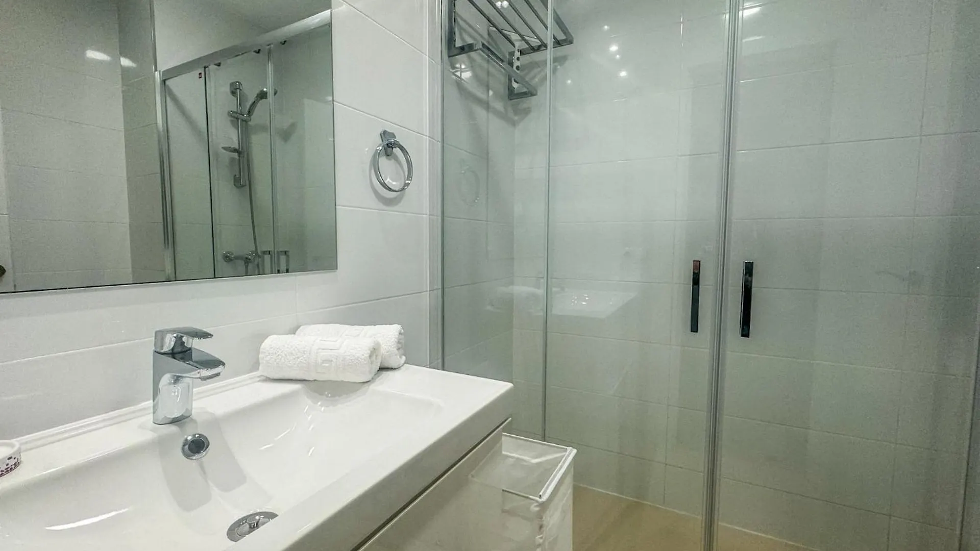 Stylish Apartment By The Sea In Costa Del Sol Torremolinos